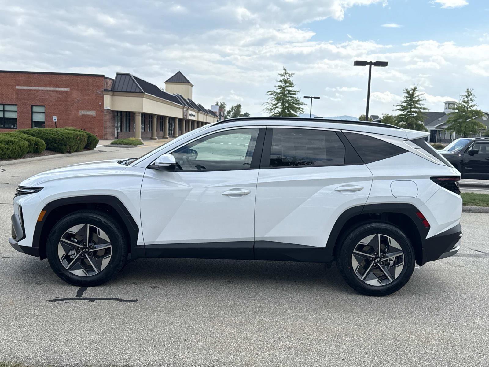 New 2025 Hyundai Tucson SEL image 8