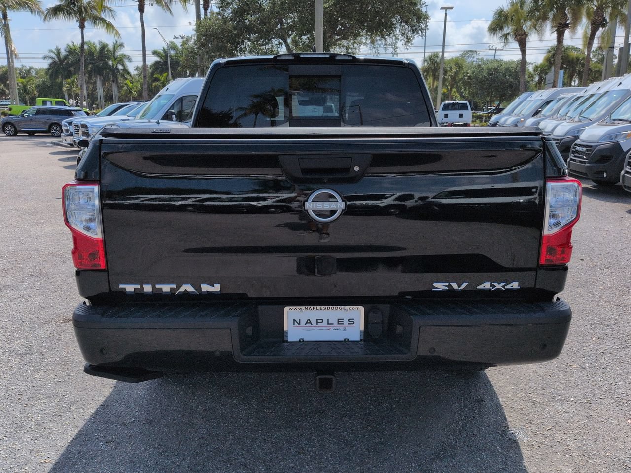 Used 2023 Nissan Titan SV w/ SV Convenience Package AWD/4WD image 6