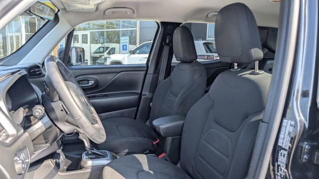Used 2022 Jeep Renegade Latitude AWD/4WD image 14