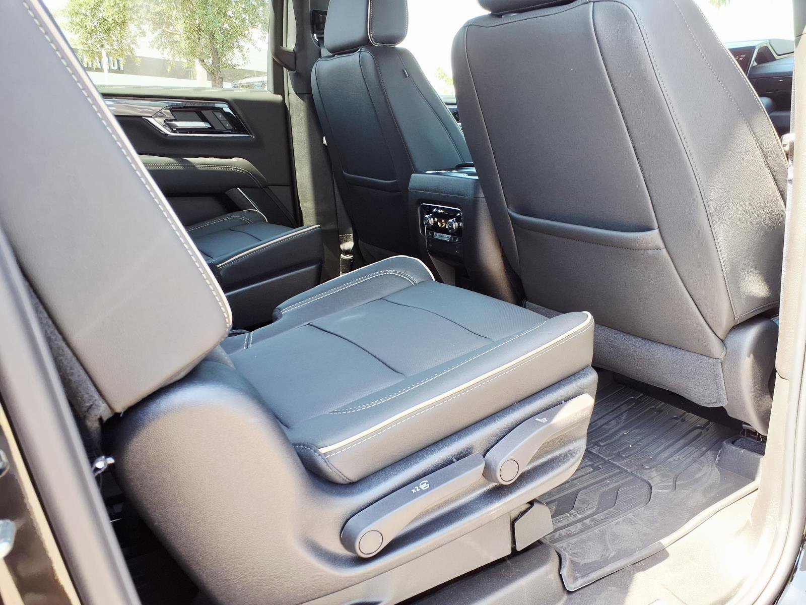 Certified 2026 GMC Yukon XL Elevation image 13