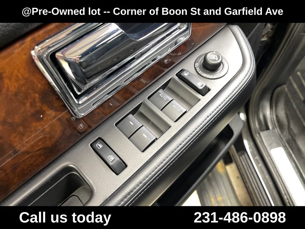 Used 2015 Lincoln Navigator 4WD image 16