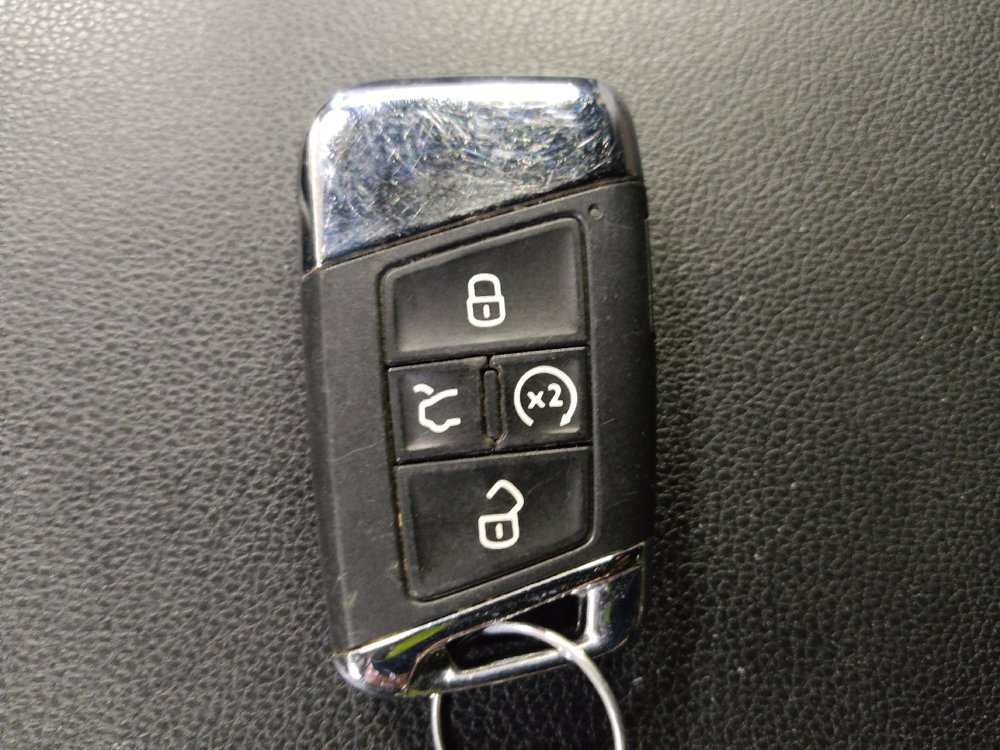 Used 2023 Volkswagen Atlas Cross Sport SE FWD image 32