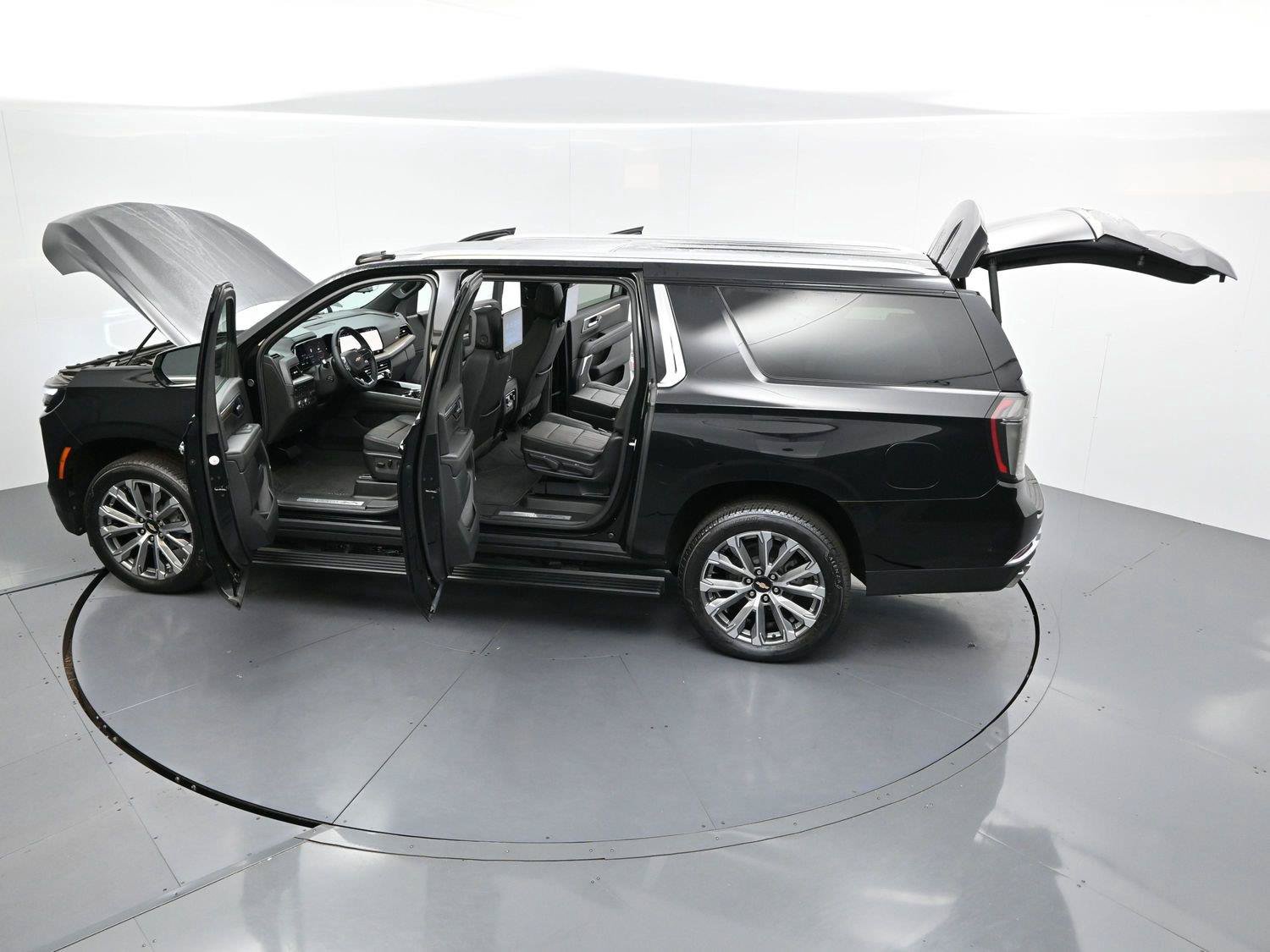 Used 2025 Chevrolet Suburban High Country AWD/4WD image 51