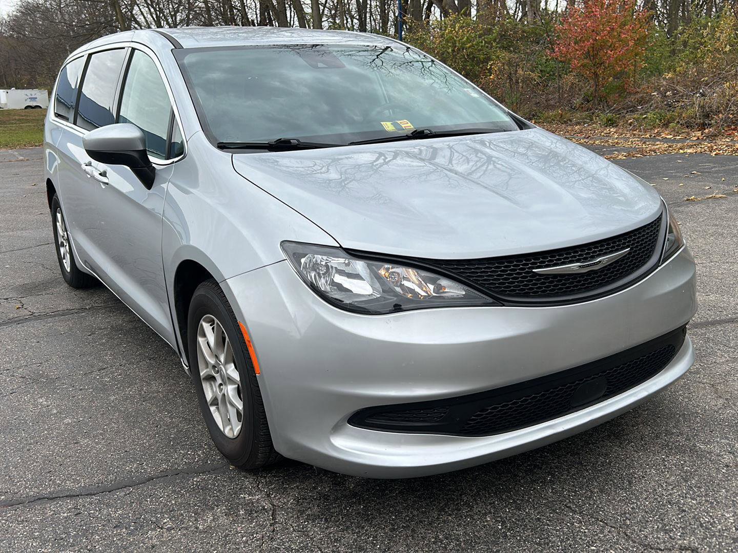 Used 2023 Chrysler Voyager LX image 22