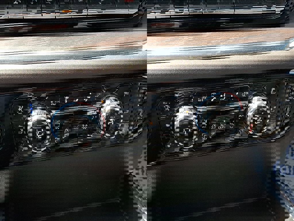 Certified 2023 GMC Sierra 1500 SLT w/ SLT Premium Package image 17