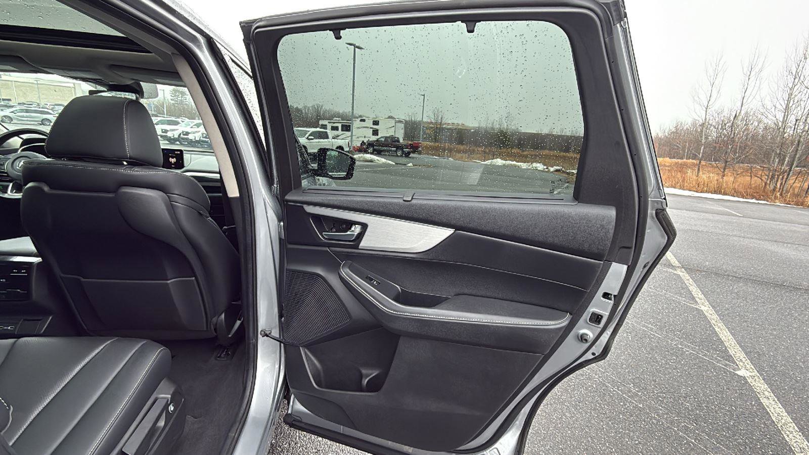 Used 2023 Acura MDX SH-AWD w/ Technology Package image 19