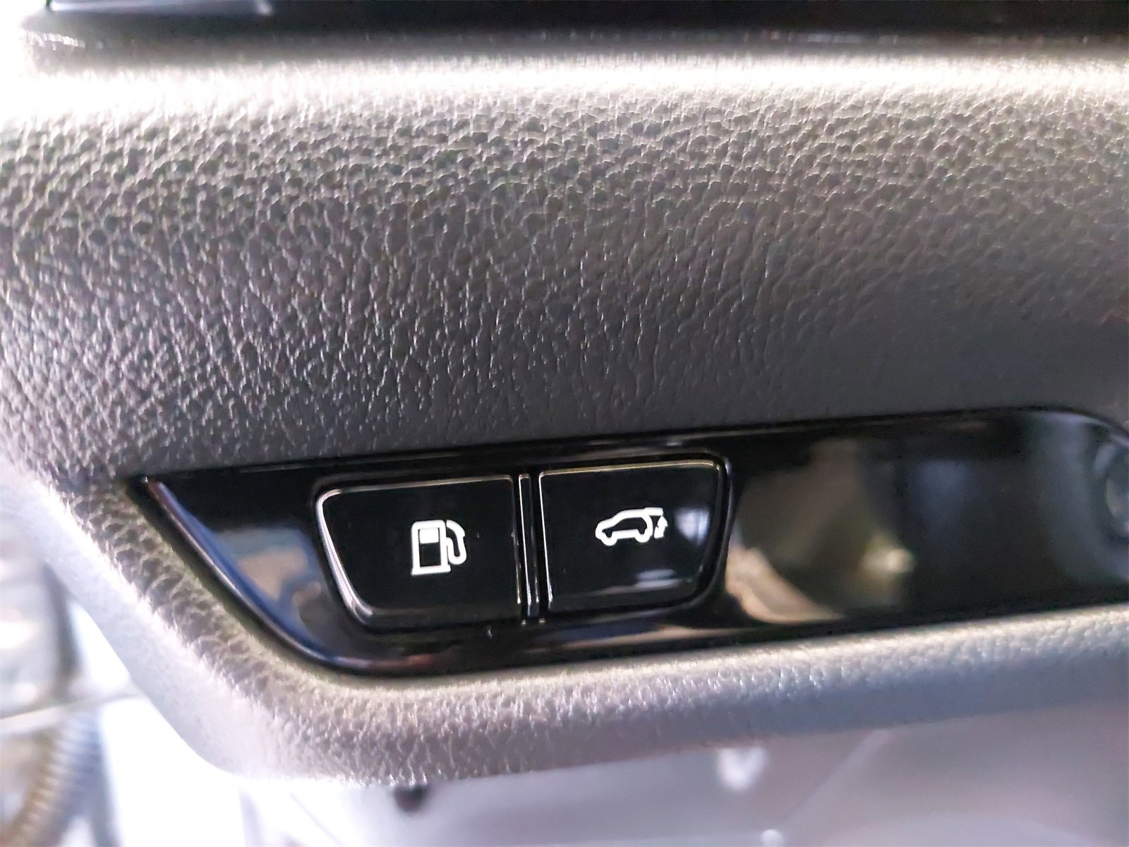 Used 2025 Lexus NX 350h AWD w/ Premium Package image 30