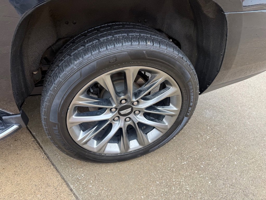 Used 2020 Cadillac Escalade Luxury w/ Escalade Sport Edition image 29