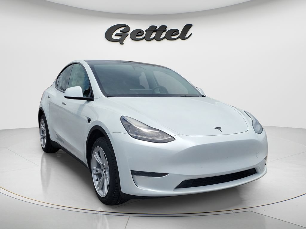 Used 2023 Tesla Model Y Long Range AWD/4WD image 3