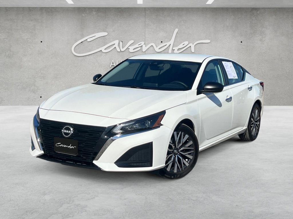 Certified 2025 Nissan Altima 2.5 SV image 1