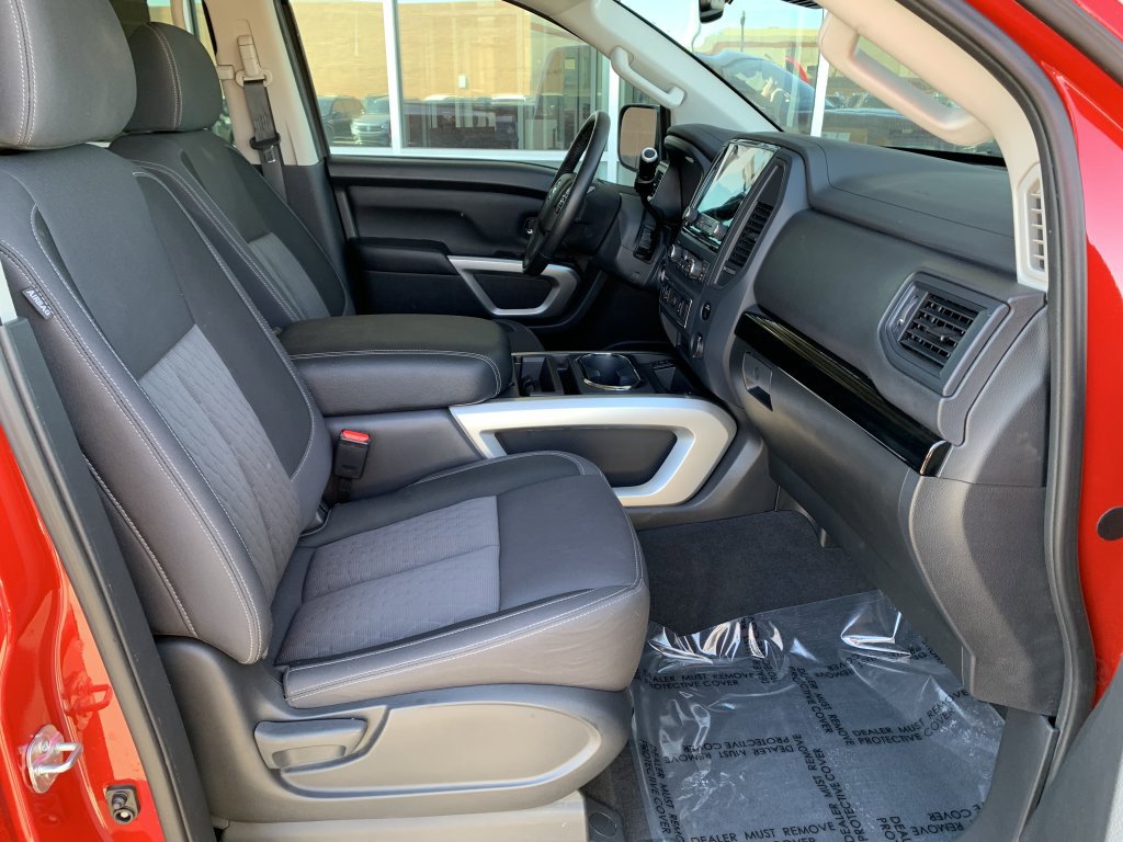 Used 2022 Nissan Titan SV w/ SV Convenience Package RWD image 30