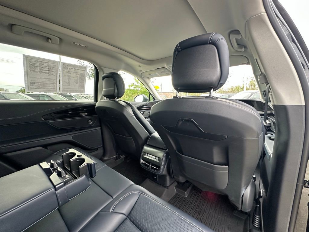 Used 2025 Lincoln Nautilus Reserve image 30