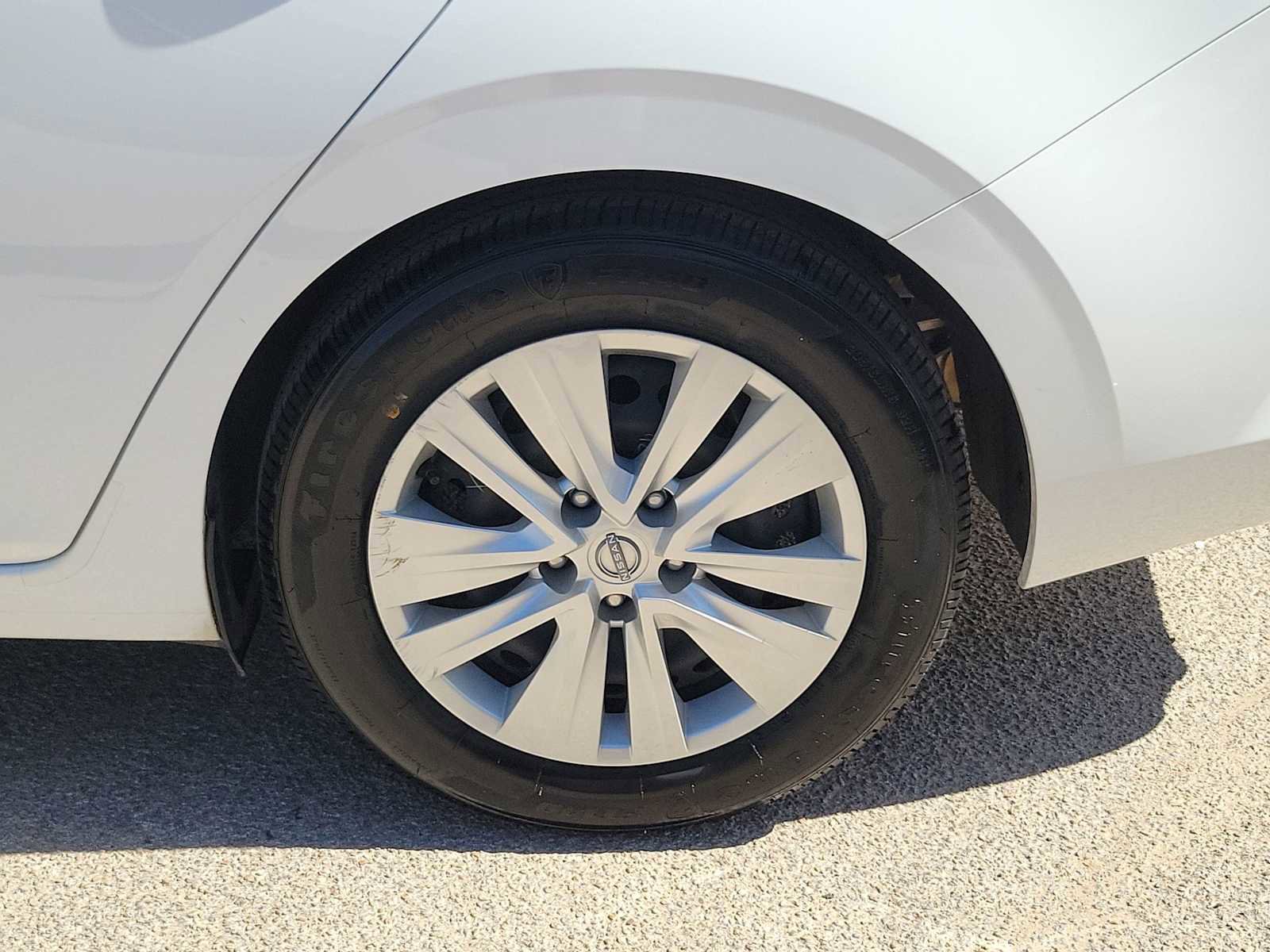 Used 2024 Nissan Sentra S image 8
