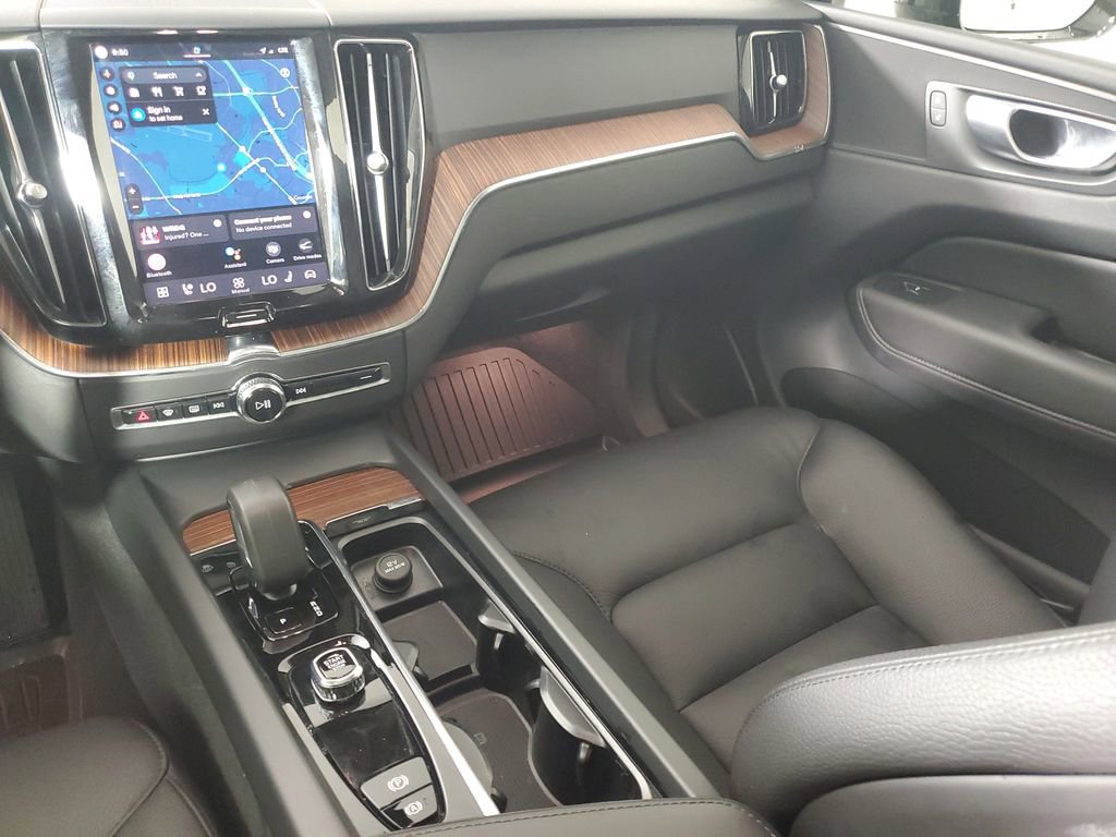 Certified 2024 Volvo XC60 B5 Plus w/ Protection Package Premier AWD/4WD image 17