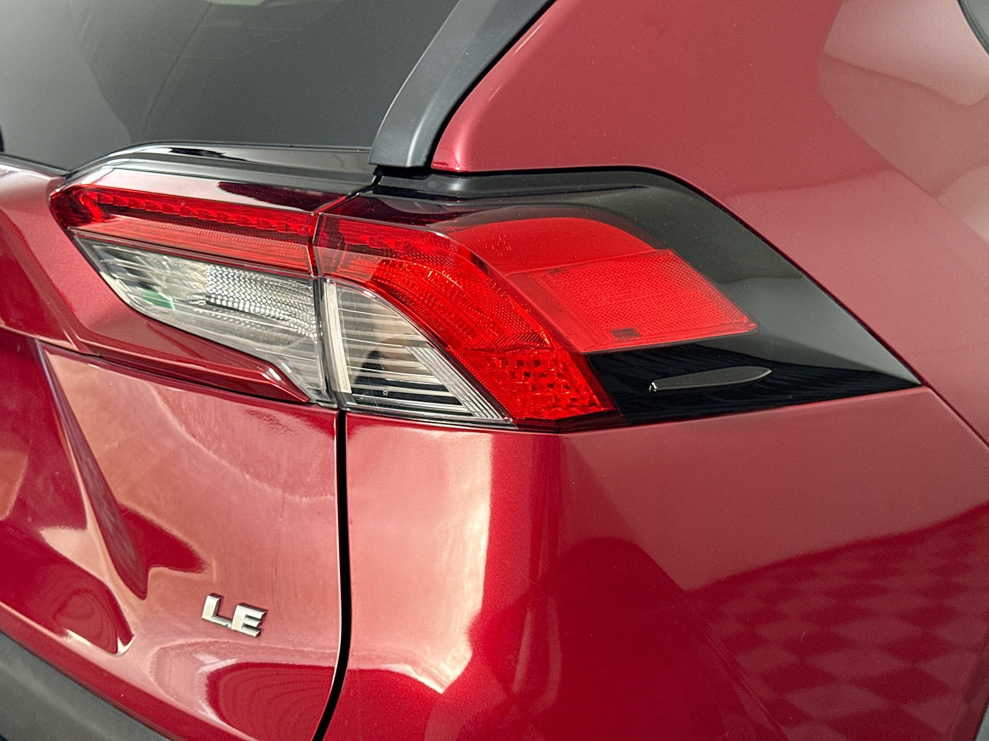 Used 2020 Toyota RAV4 LE image 33