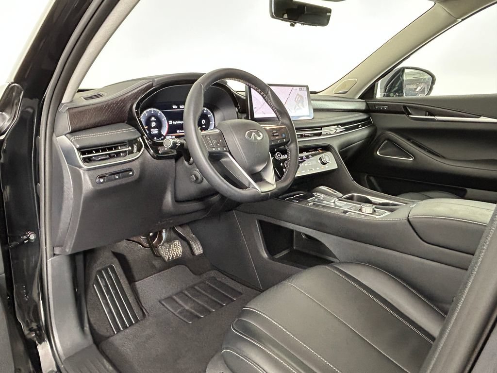 Used 2023 INFINITI QX60 Sensory w/ Vision Package AWD/4WD image 4
