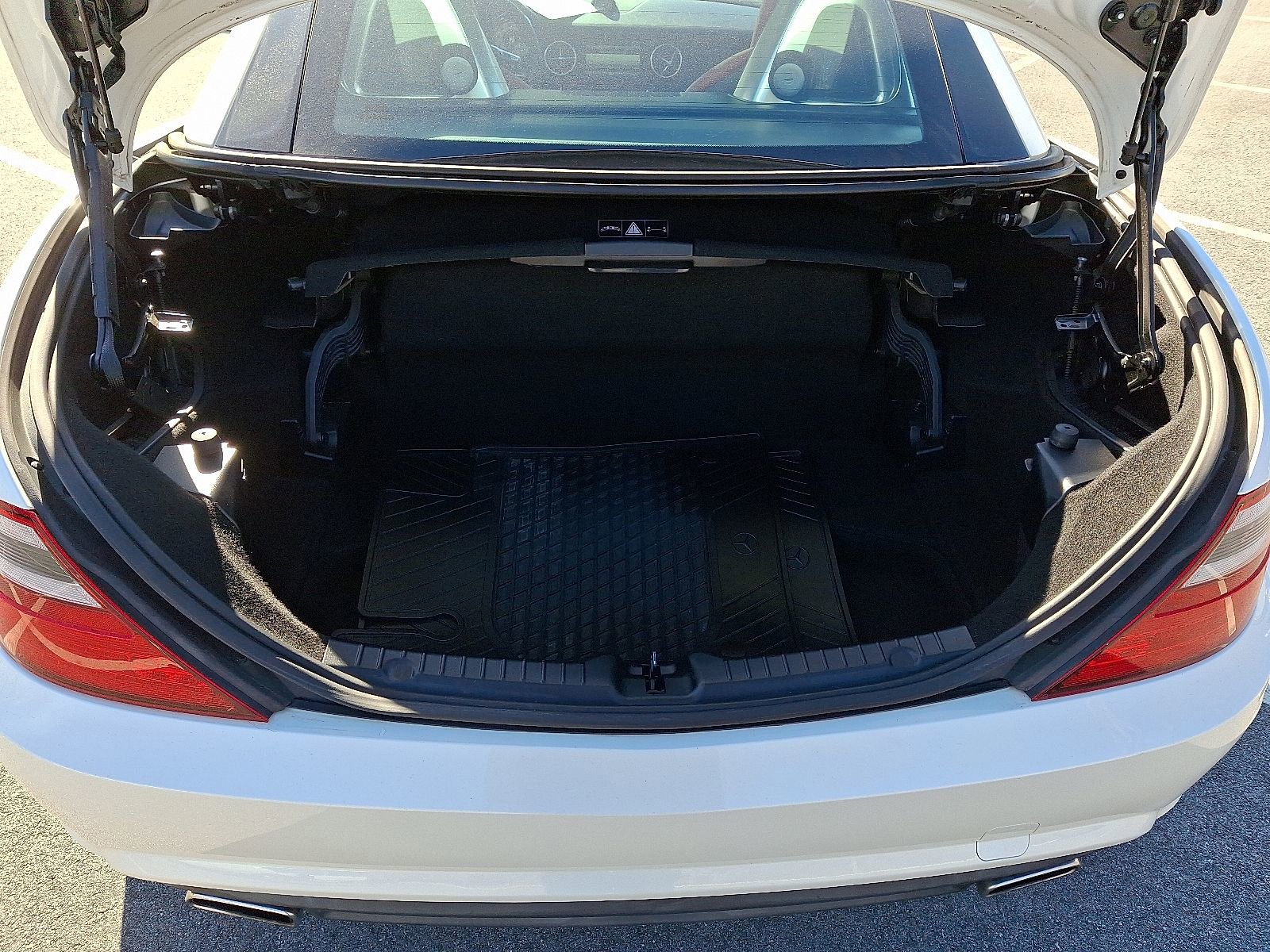 Certified 2016 Mercedes-Benz SLK 300 image 28