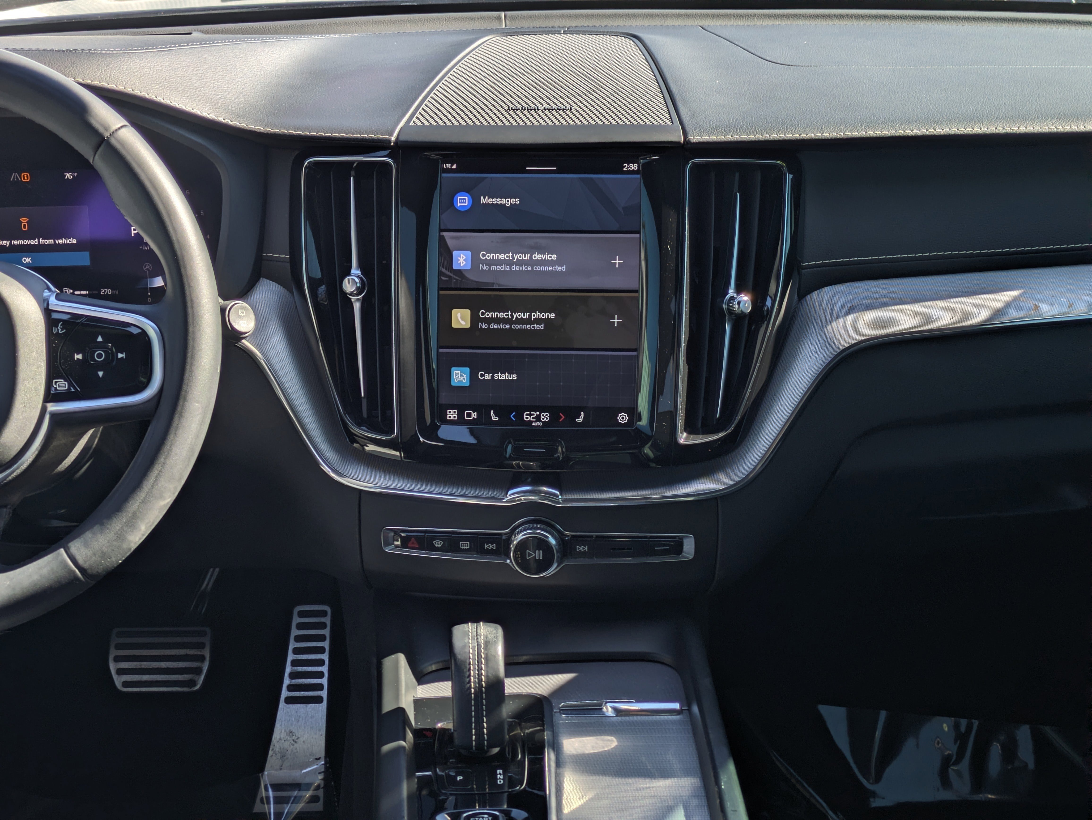 Used 2022 Volvo XC60 B5 R-Design w/ Advanced Package image 19