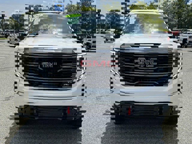 Used 2023 GMC Sierra 1500 AT4 image 2