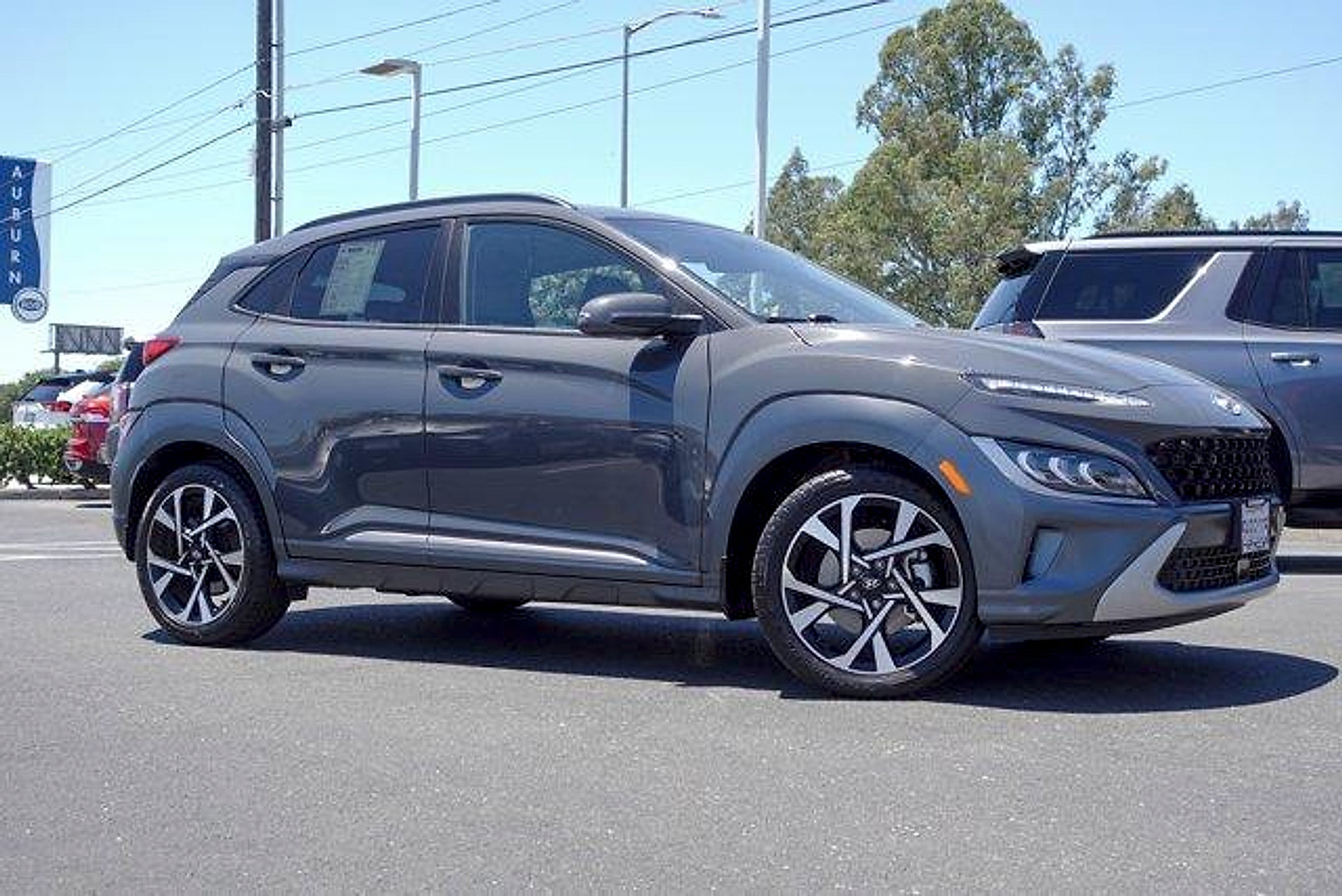 Used 2023 Hyundai Kona Limited FWD image 4