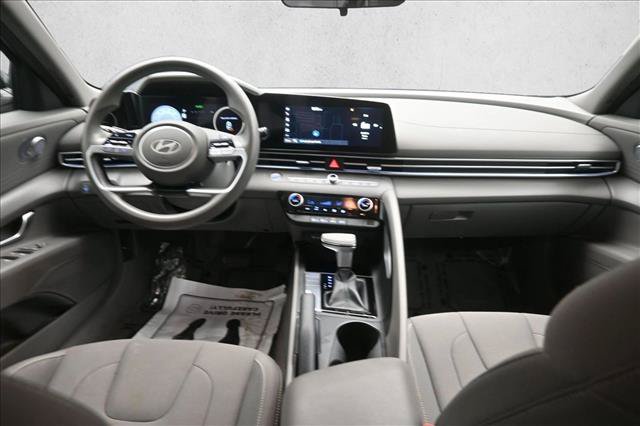 Used 2024 Hyundai Elantra SEL FWD image 22