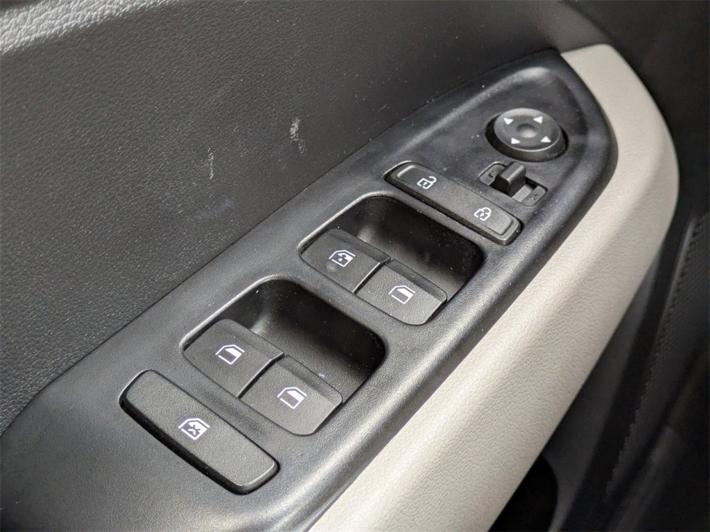 Used 2022 Hyundai Venue SEL image 23