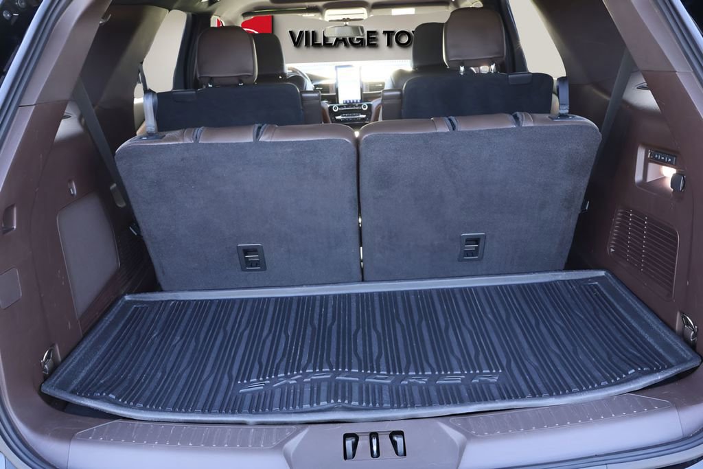 Used 2021 Ford Explorer King Ranch w/ Premium Technology Package image 16