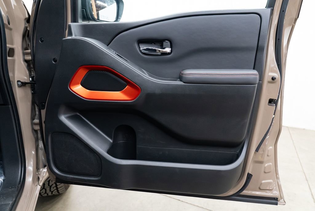 Used 2024 Nissan Frontier PRO-4X image 27