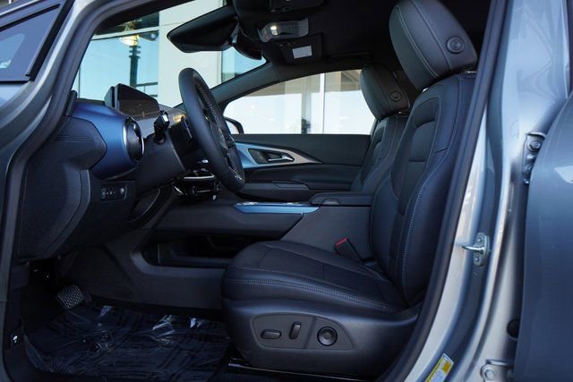 New 2025 Chevrolet Equinox EV LT image 21