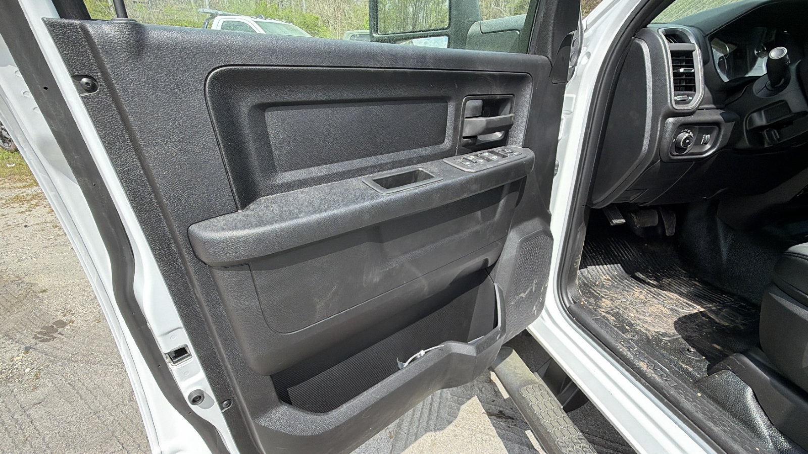 New 2026 RAM 5500 Tradesman w/ Chrome Appearance Group AWD/4WD image 14