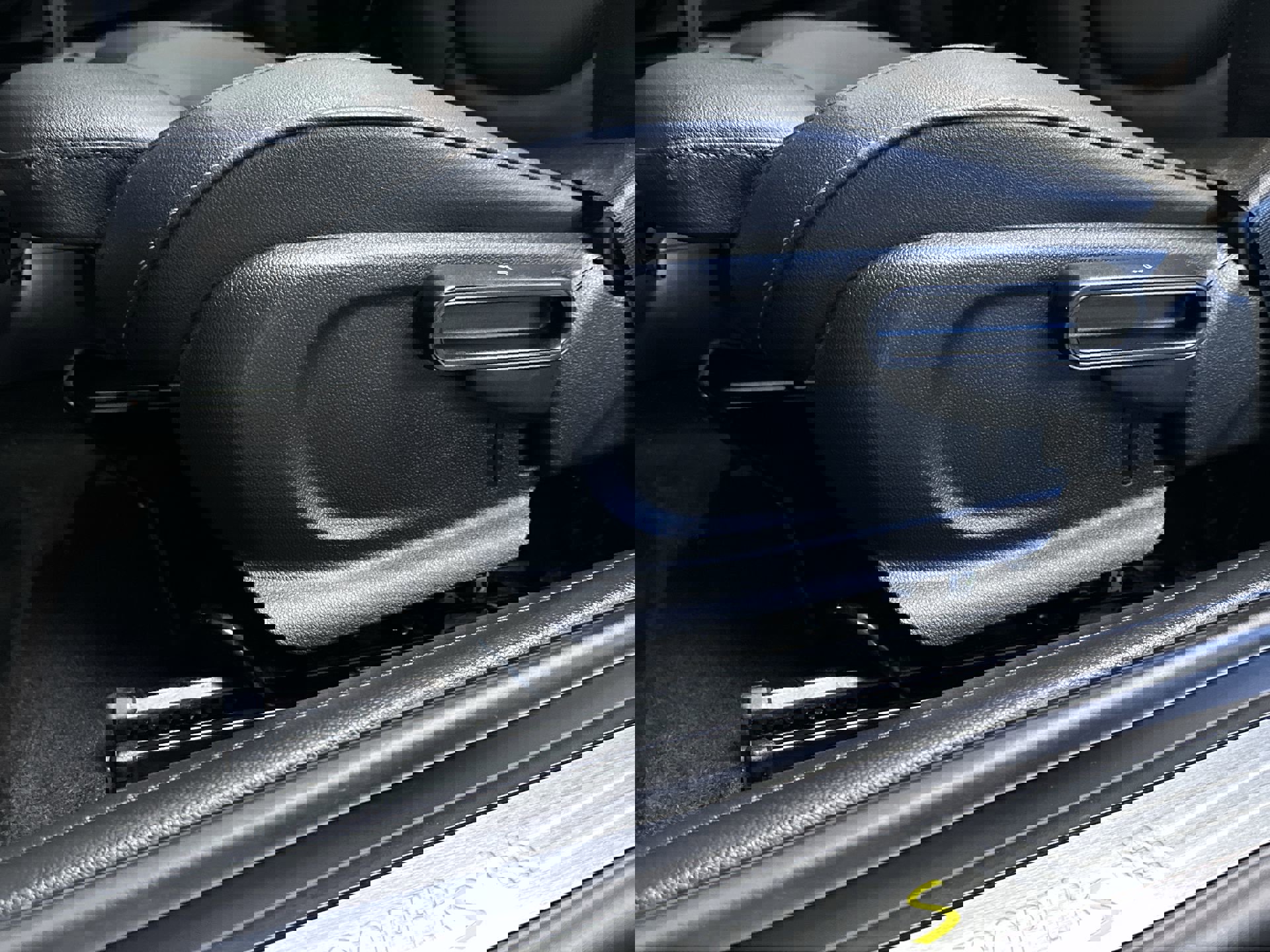 Certified 2024 MINI Cooper SE image 13