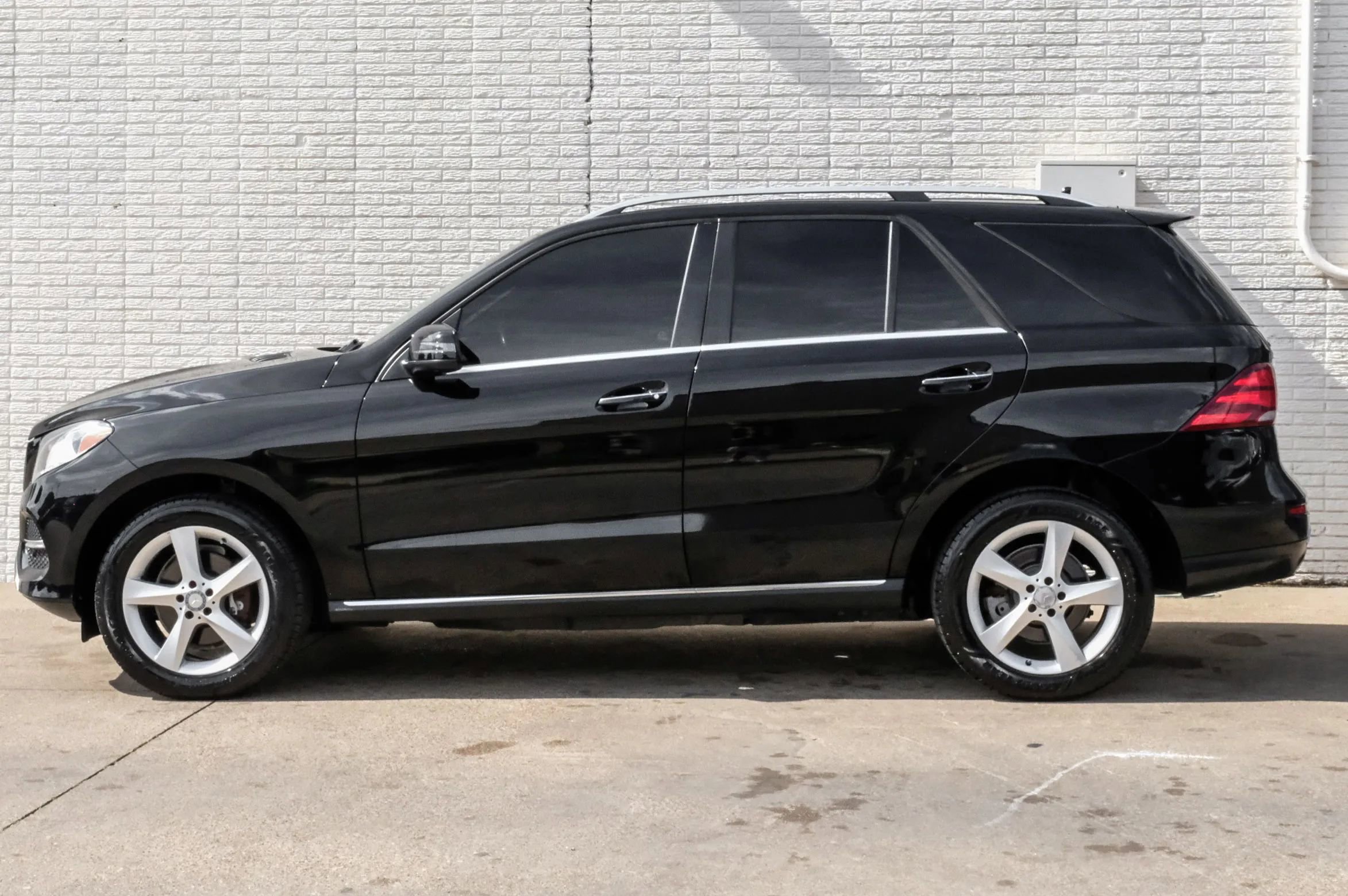 Used 2017 Mercedes-Benz GLE 350 4MATIC w/ Premium 1 Package image 11