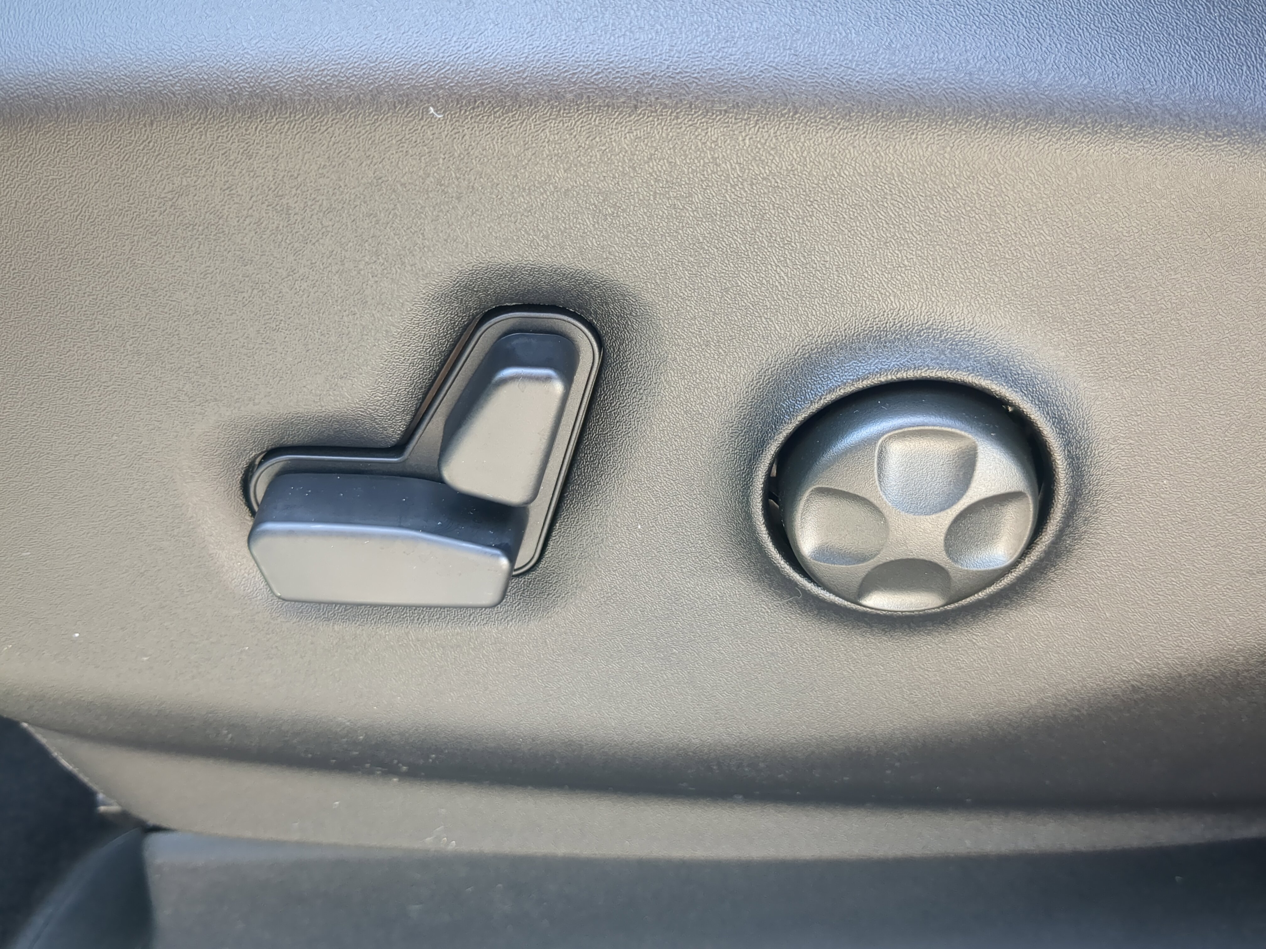 New 2027 Chrysler Pacifica Limited FWD image 29