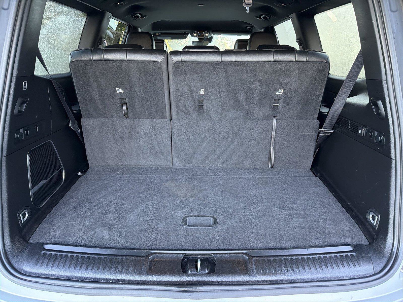 Used 2024 Jeep Wagoneer Series II w/ Flexible Seating Group RWD image 18