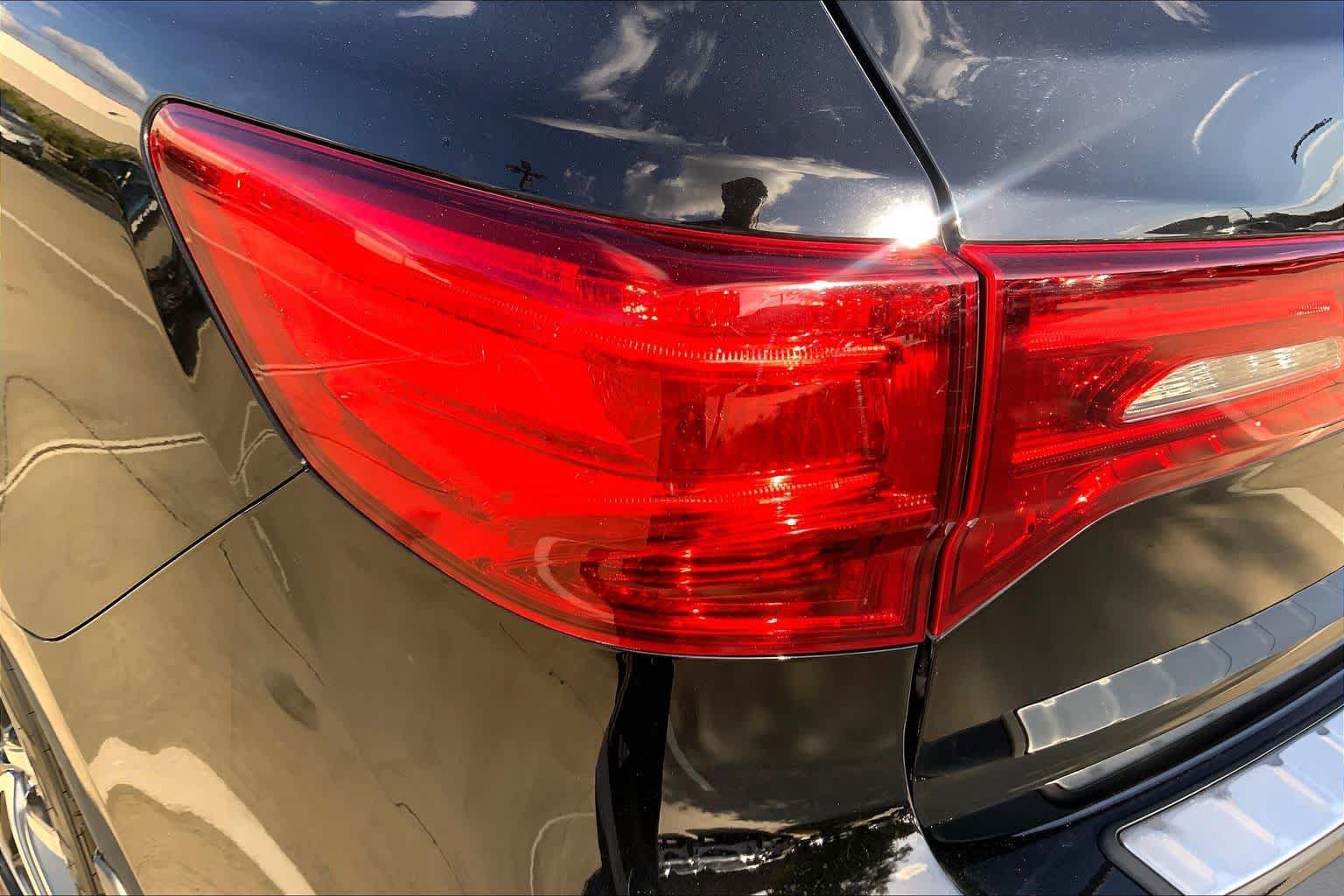 Used 2017 Acura MDX w/ Technology Package FWD image 28