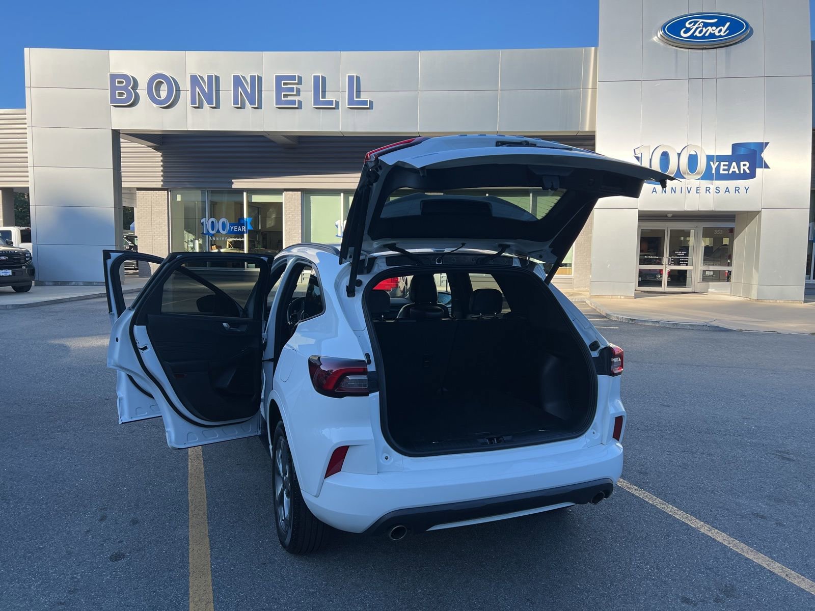 Used 2023 Ford Escape ST-Line Select image 9