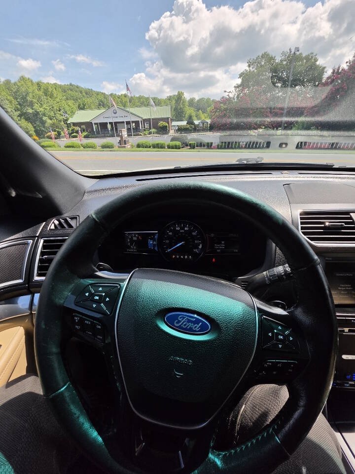 Used 2016 Ford Explorer Limited AWD/4WD image 17