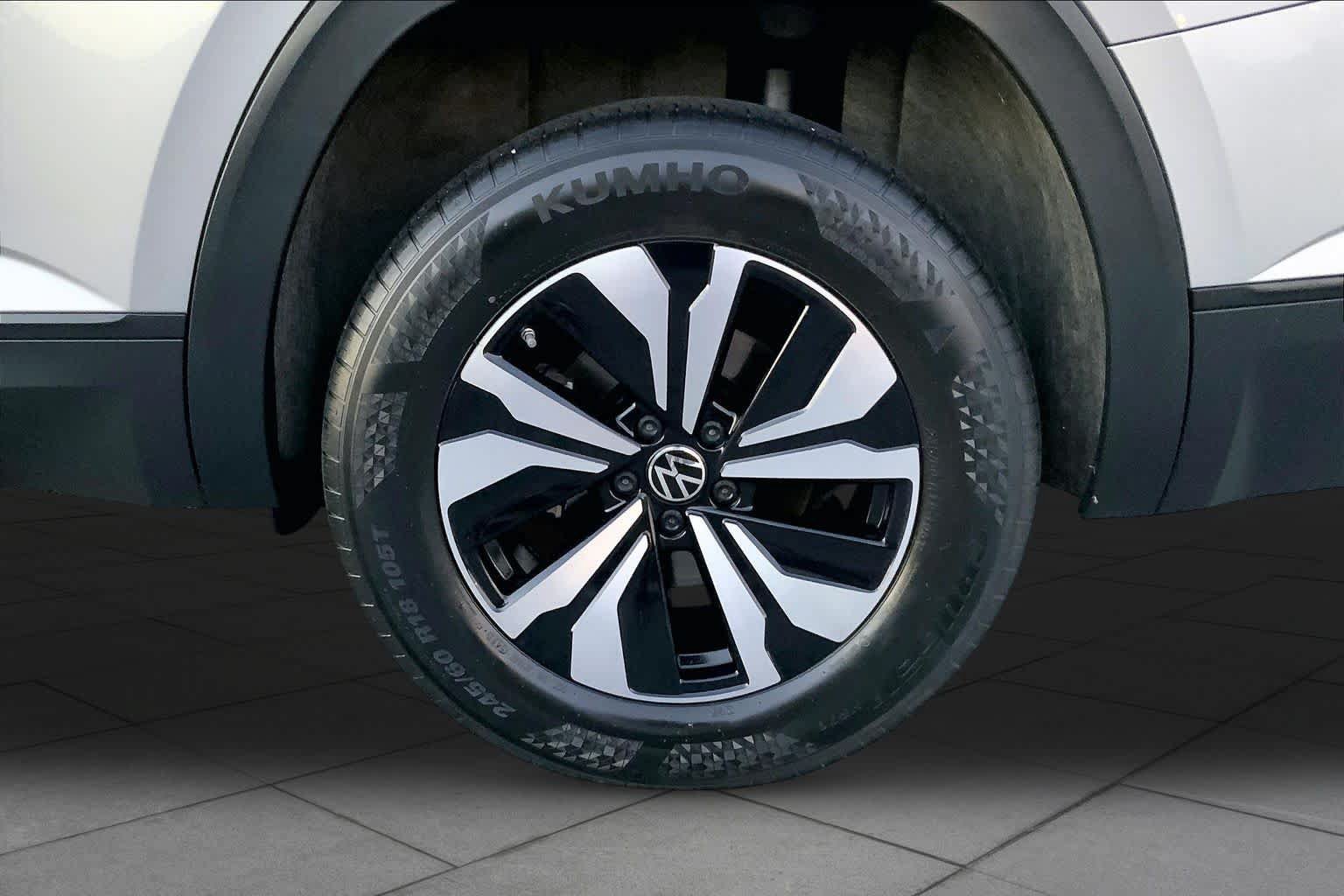 Used 2024 Volkswagen Atlas SE FWD image 10