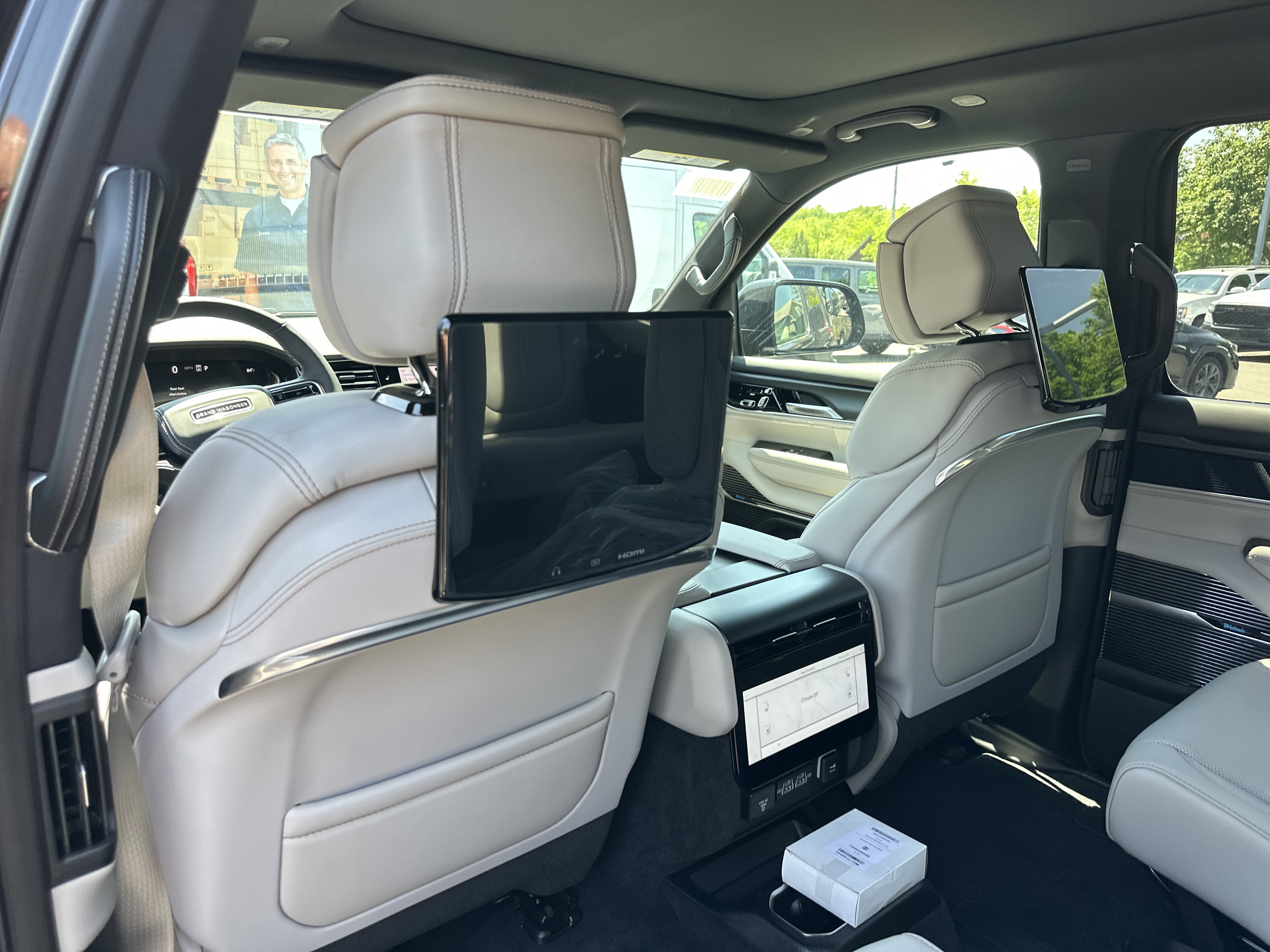 New 2026 Jeep Grand Wagoneer Summit AWD/4WD image 28