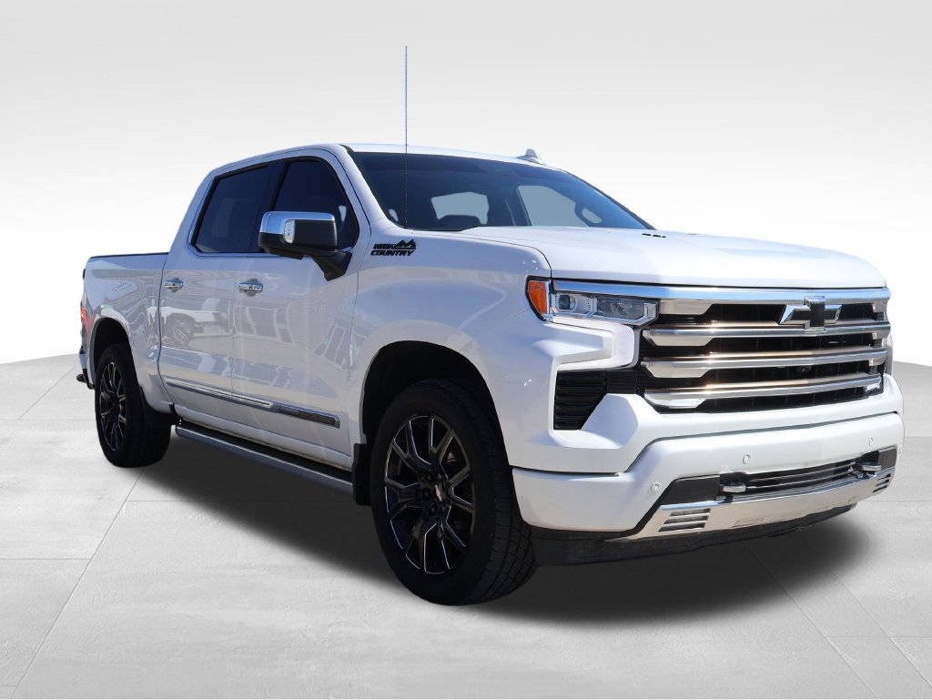 Used 2022 Chevrolet Silverado 1500 High Country w/ Technology Package AWD/4WD image 7