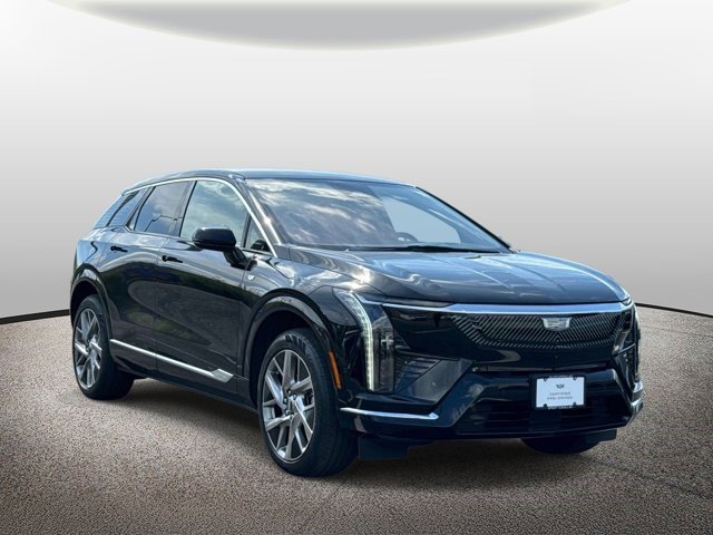 Certified 2025 Cadillac Optiq Luxury 2 w/ LPO, Floor Liner Package AWD/4WD image 24