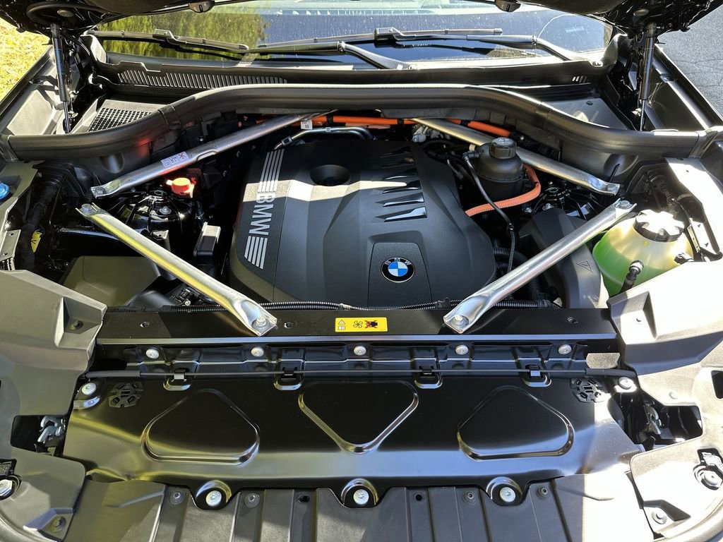 Used 2026 BMW X5 xDrive50e w/ M Sport Package image 27