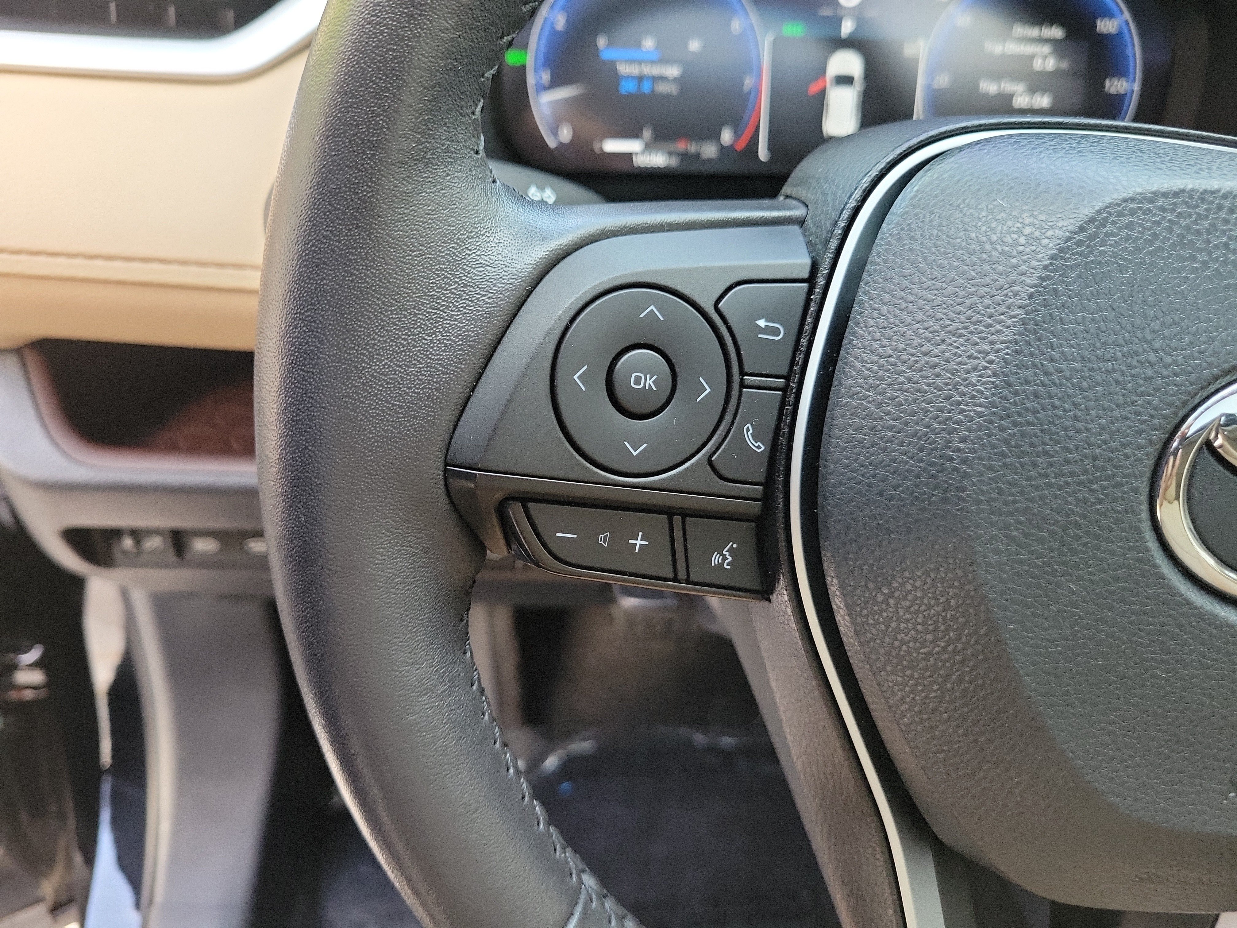 Certified 2024 Toyota RAV4 Limited w/ Advanced Technology Package FWD image 28