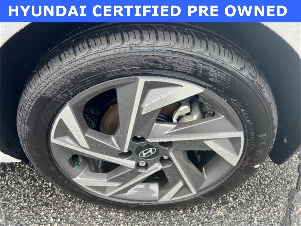 Certified 2025 Hyundai Elantra Sport image 19