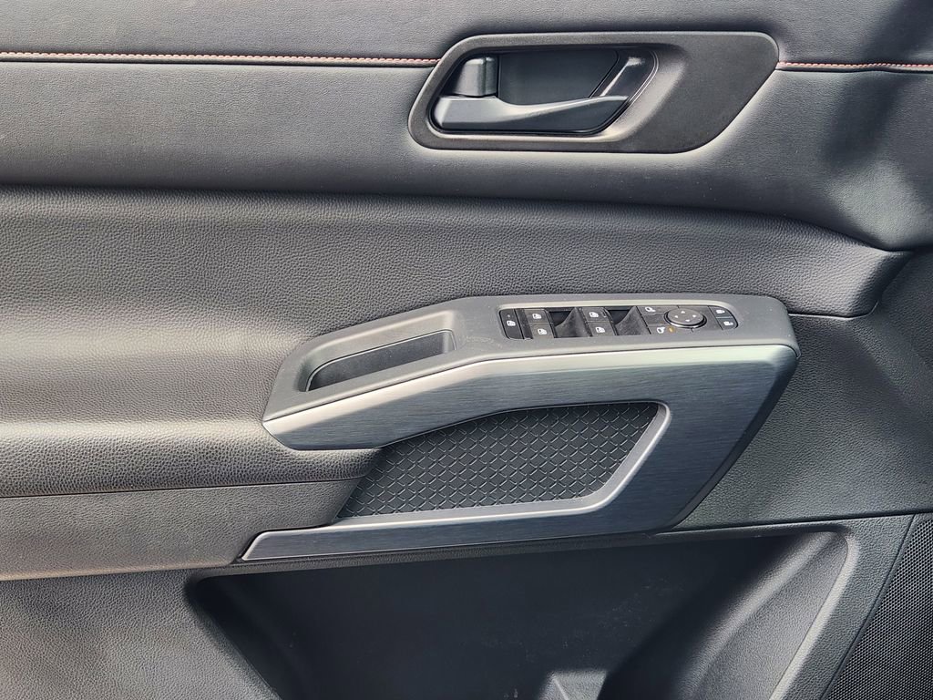 Used 2024 Nissan Pathfinder Rock Creek AWD/4WD image 23