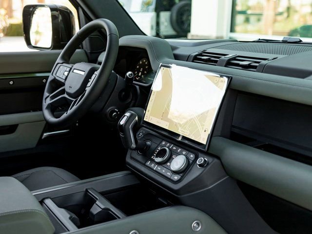 New 2026 Land Rover Defender 110 X-Dynamic SE image 30