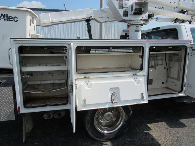 Used 2016 Ford F550 2WD Regular Cab Super Duty image 19