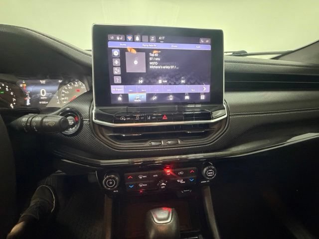 Used 2023 Jeep Compass Latitude w/ Sun and Sound Group AWD/4WD image 19