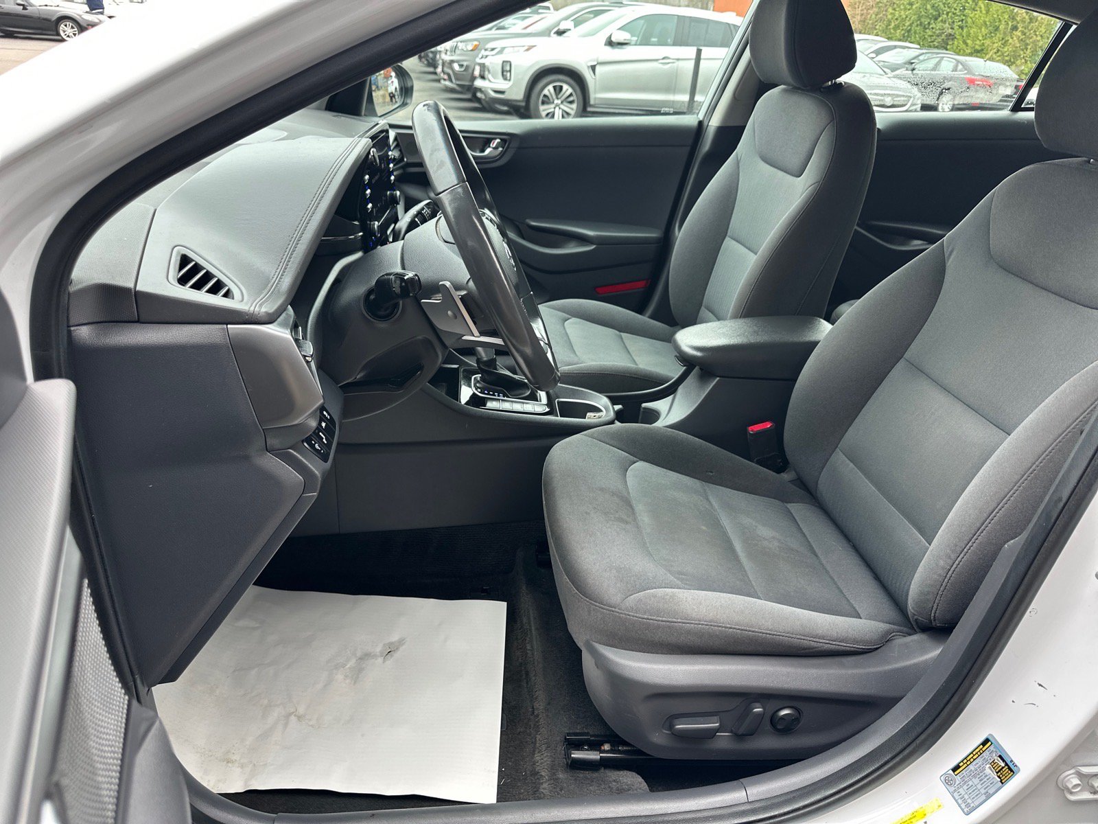 Used 2021 Hyundai Ioniq SEL FWD image 16