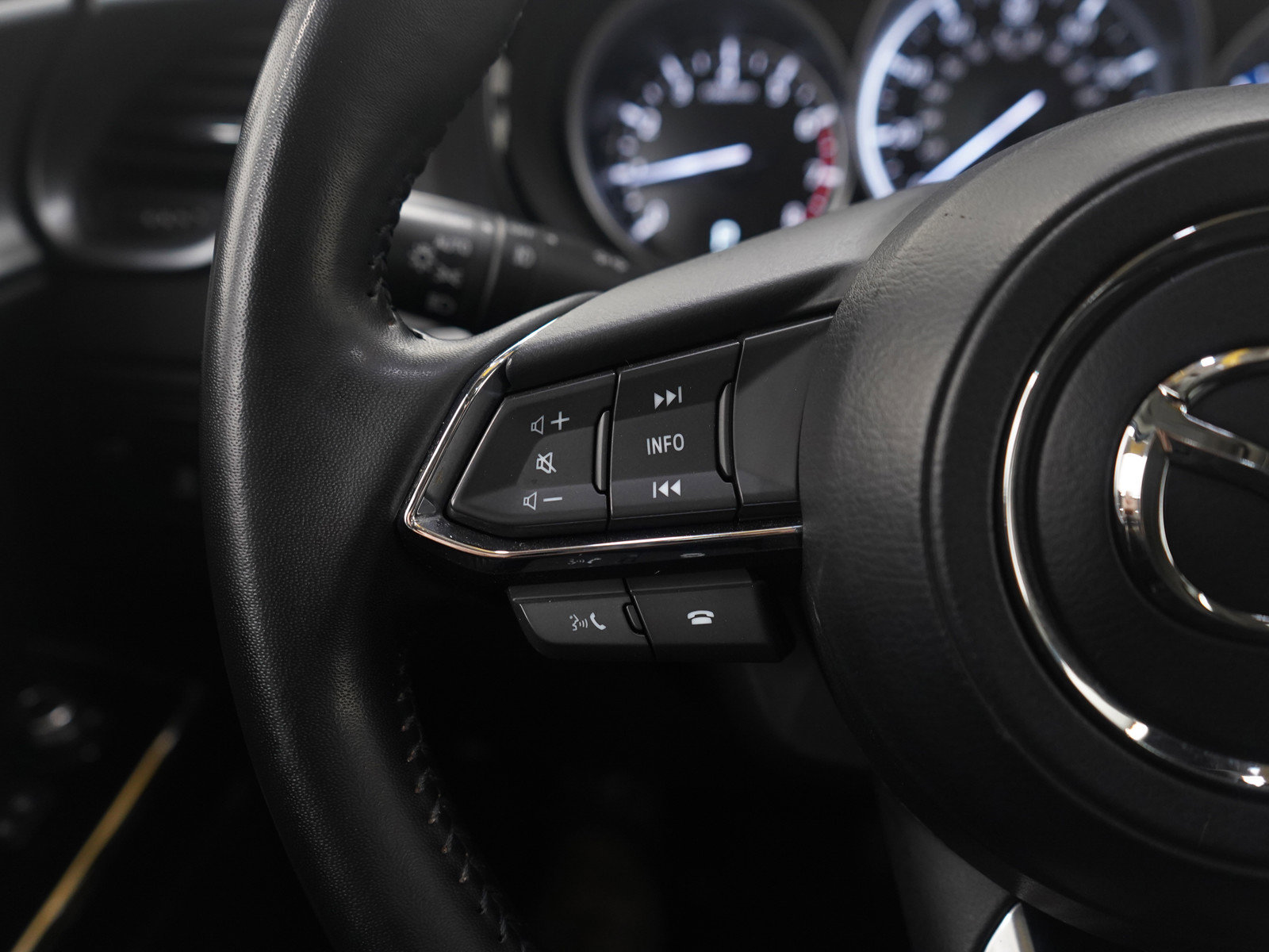 Used 2023 MAZDA CX-9 Touring image 28